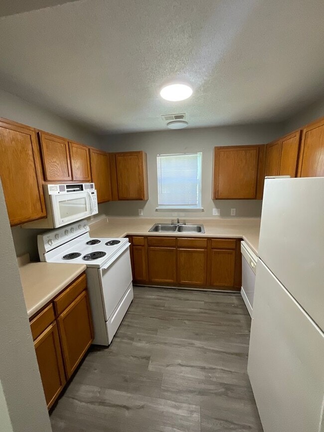 Photo - 3 Bed 1.5 Bath