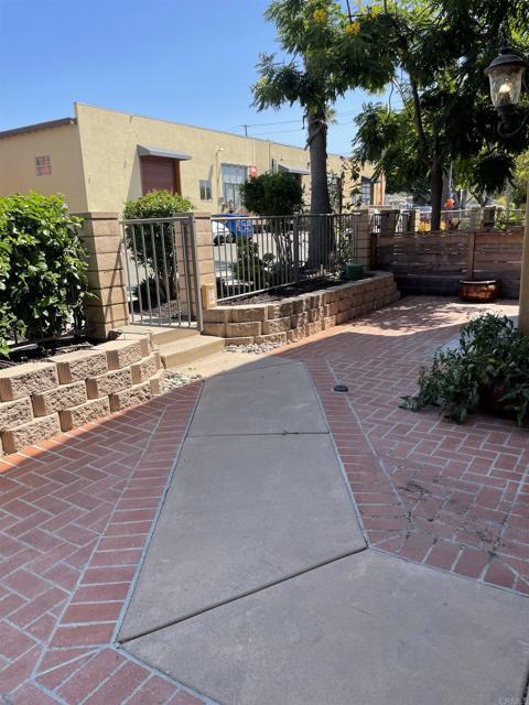 415 N Cedros Ave