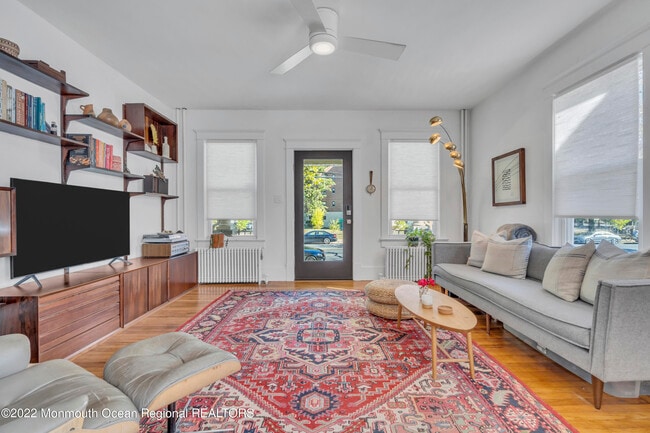 1032 2nd Ave