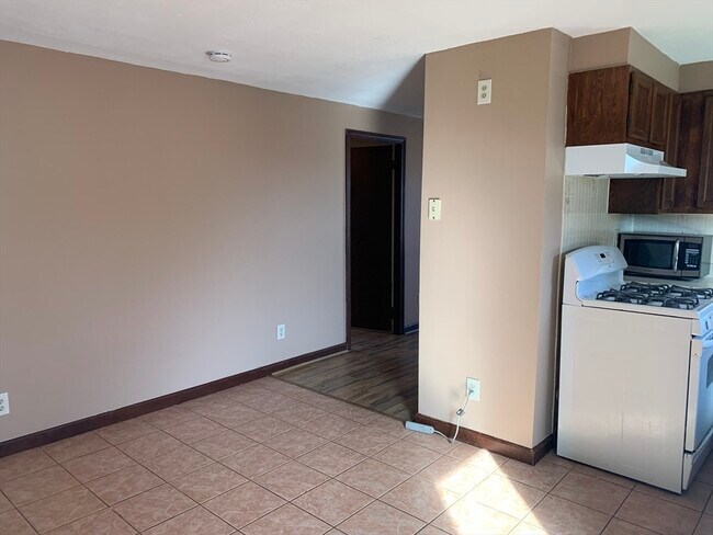 Photo - 355 Field St Unit # 2