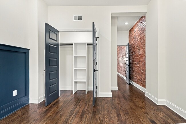 2434 N 33rd St Unidad 2434 N 33rd St
