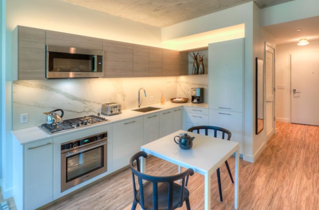 Photo - 122 W Couch Pl