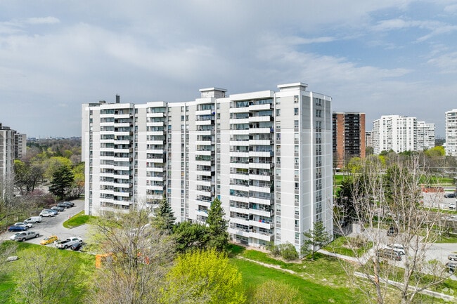 Photo - 6171 Bathurst St