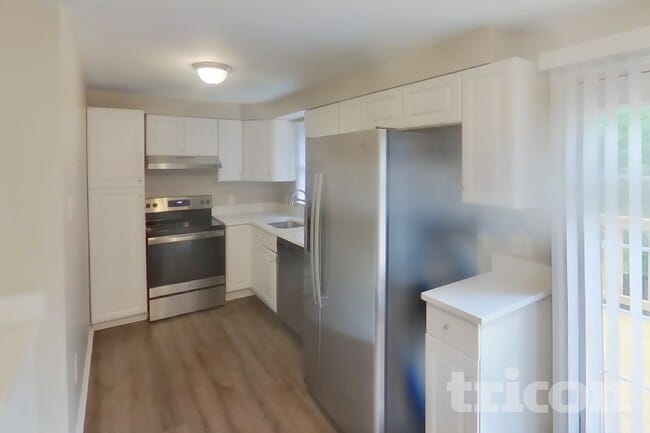 Photo - 13 Craftsman Ct