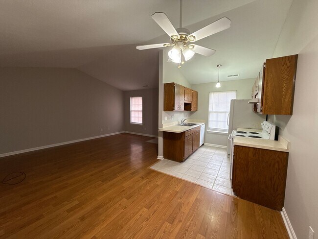 Photo - Nice duplex in a convenient location