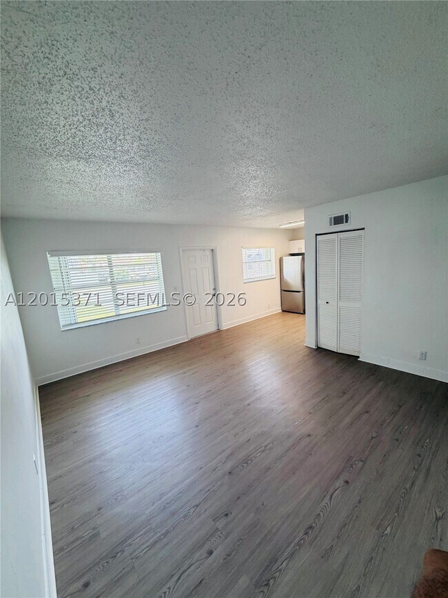 351 NW 42nd St Unit 205