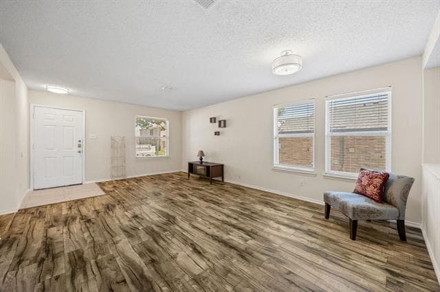 Photo - 1444 Atkins St