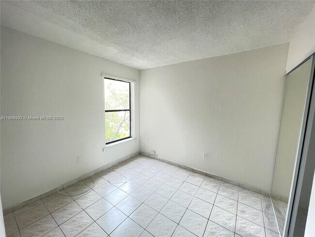 Photo - 680 W Park Dr Unit 3-201