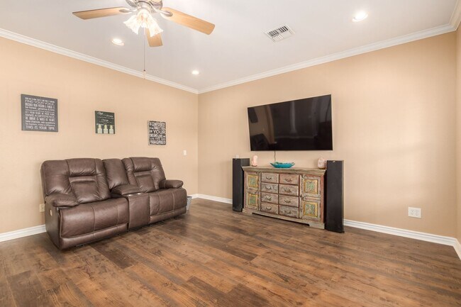 Photo - Beautiful 4 Bedroom Home on 1.25 ACRES in QUEEN CREEK!