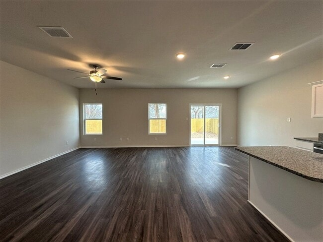 Photo - 4 Bedroom 2 Bath in Whitehouse ISD!