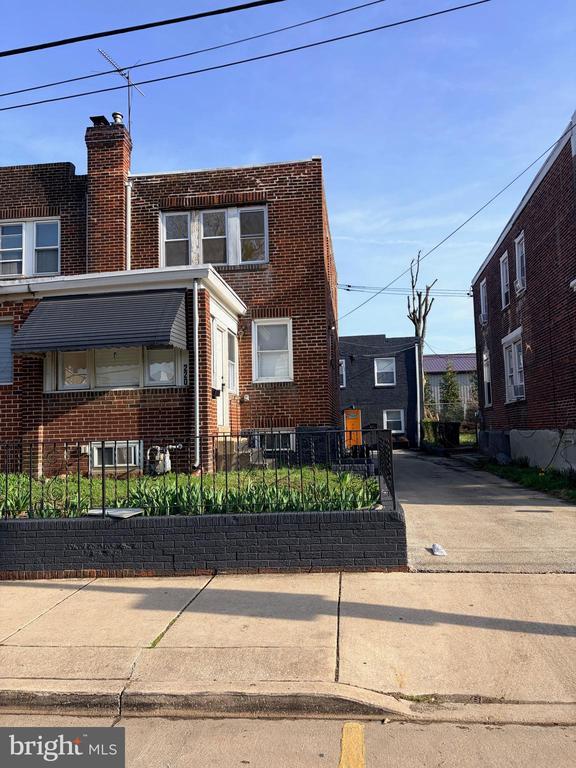 Photo - 220 N 9th St