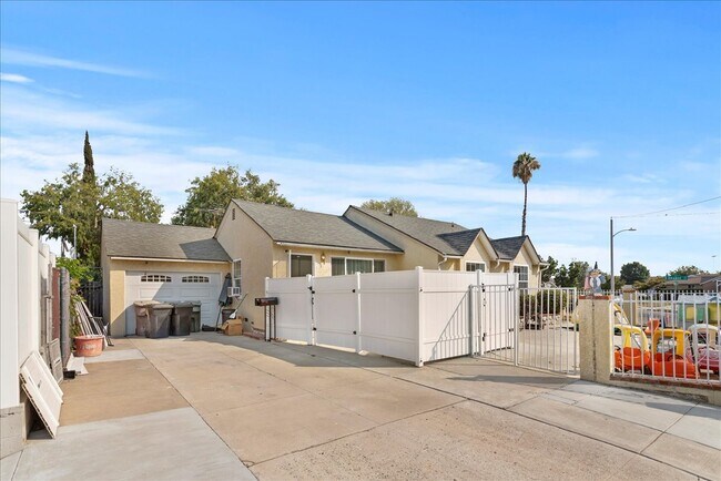 Photo - 520 Magnolia Ave