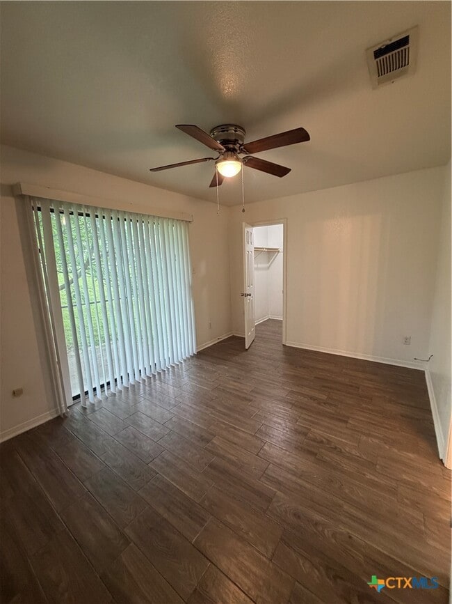 Photo - 802 Hackberry St
