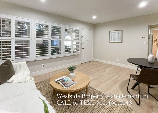 Building Photo - 1142 24th St Unit A Rental