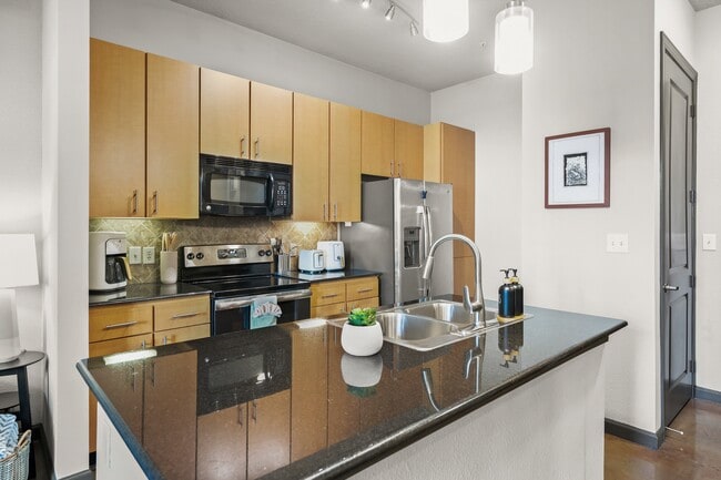 Building Photo - Millennium Westshore Rental