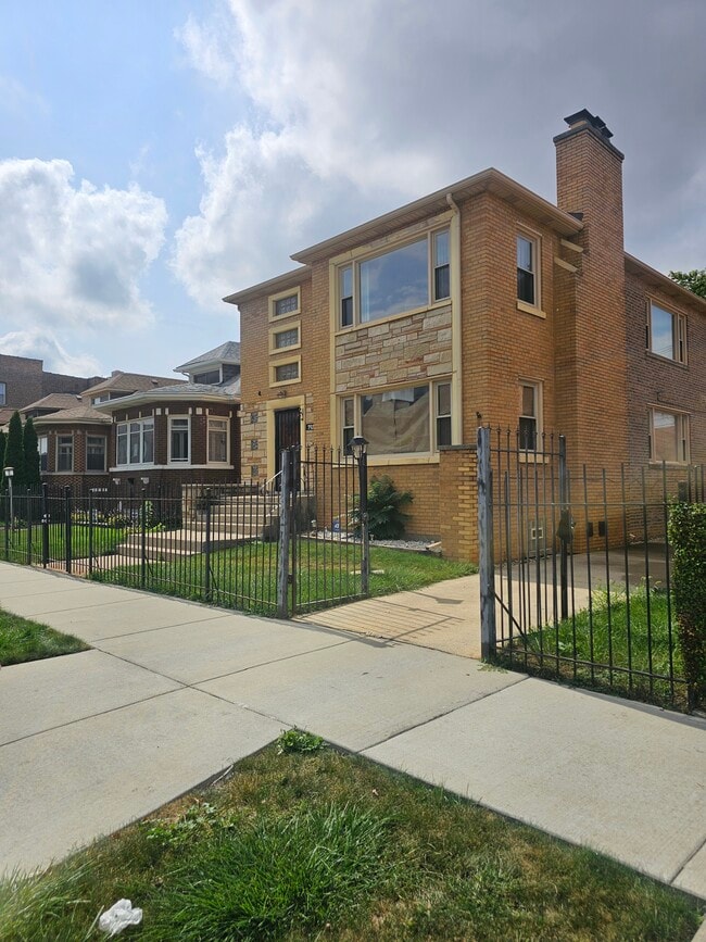 Photo - 7920 S Winchester Ave Unidad 1