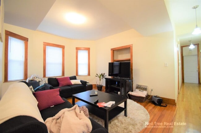 Photo - 346 Faneuil St Unit 2