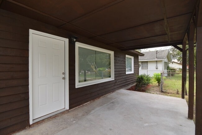 Photo - Nicely Updated 3 Bedroom House with Fully Fenced Yard