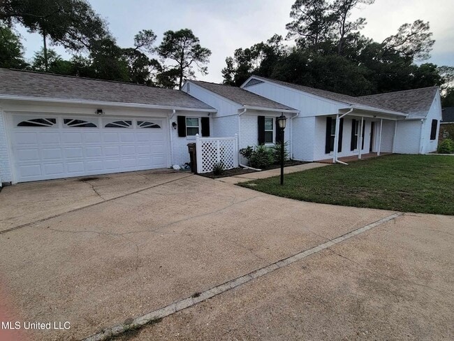 Building Photo - 2589 Santa Rosa Cove