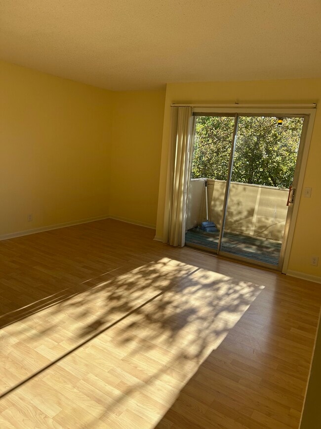 Photo - 515 Basswood Ave