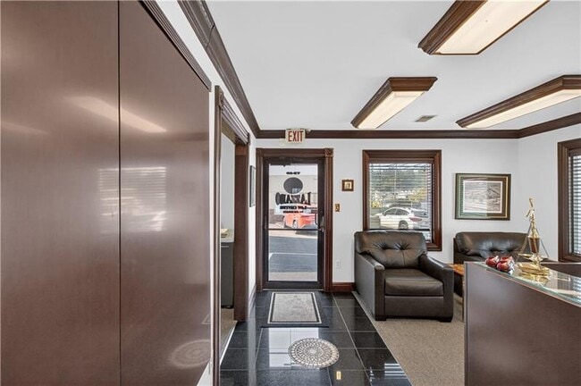 Photo - 7240 McKnight Rd