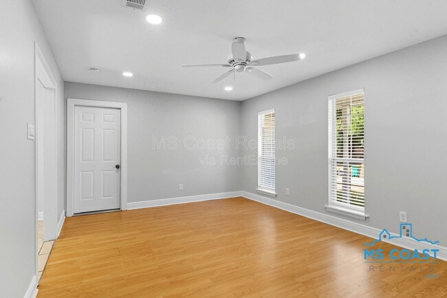 Photo - 472 Ginger Dr