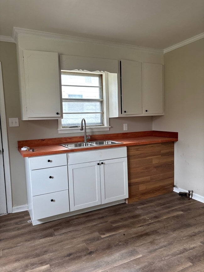 Photo - 916 Greenwood St