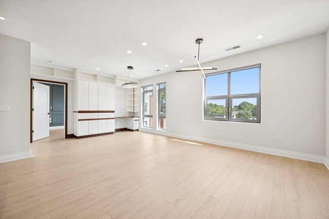 Photo - 900 11th St SE Unit 309