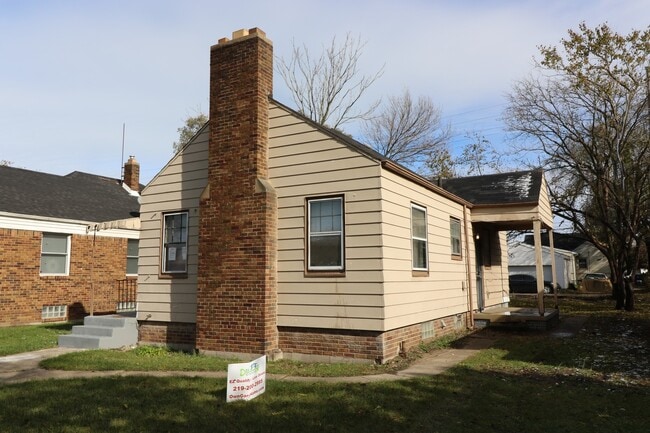 Photo - 2 Bedroom With Bonus Room in Basement