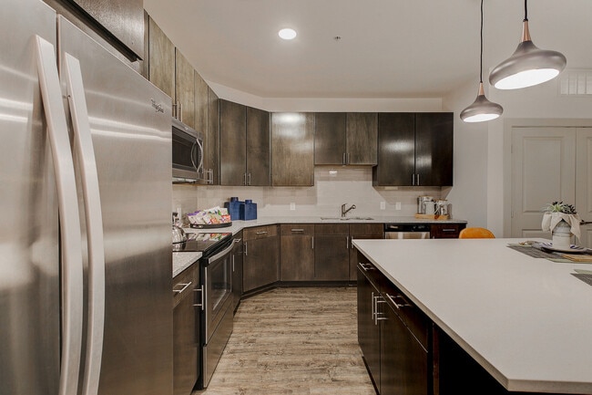 Apartamentos Eastbank at Waterside — foto de la comunidad