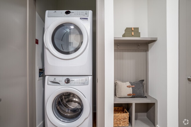 A1 1BR, 1BA - 676SF - Laundry