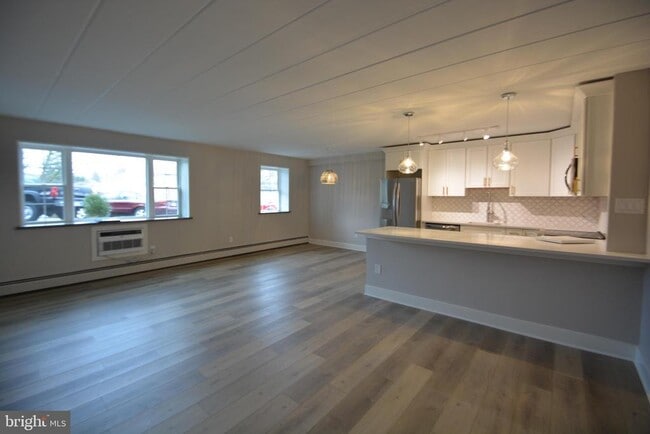 Building Photo - 100 Windermere Ave Unit 306