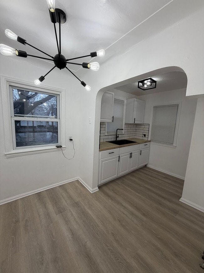 Photo - 3 bedroom Fully renovated Westside Bungalow