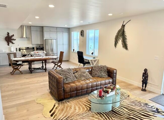 Building Photo - 2966 S Greenhead Dr Unit Lake House Heaven