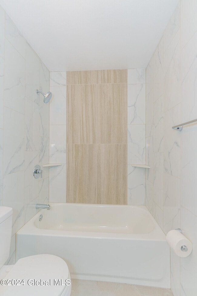 126 Rockefeller Rd Unit 126