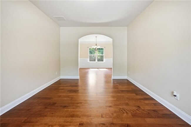 Photo - 1268 Mitford Ln