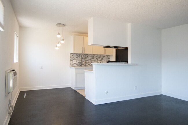 Carlyle Apartments