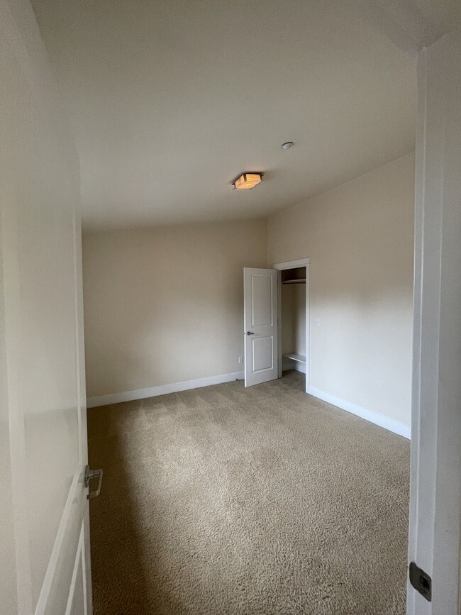Photo - 834 N 145th Ln