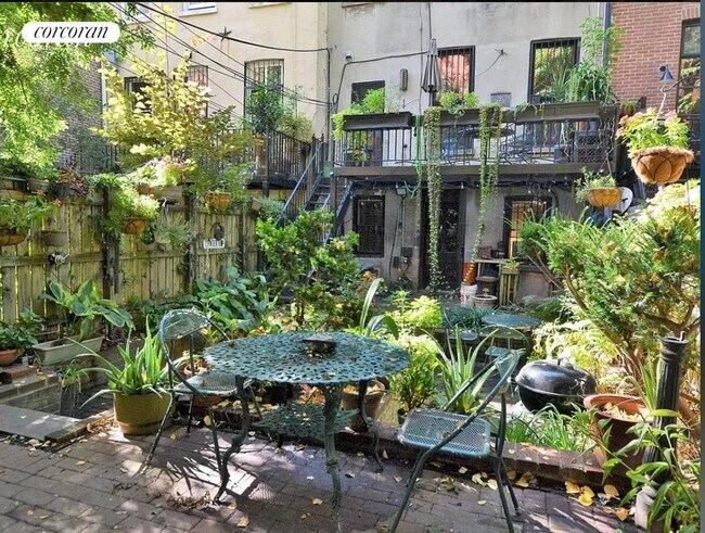 Photo - 443 Pacific St