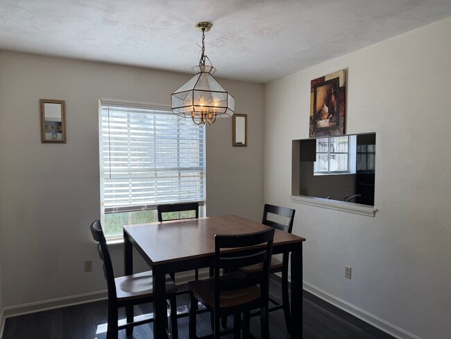 Photo - 420 Richview Park Cir E
