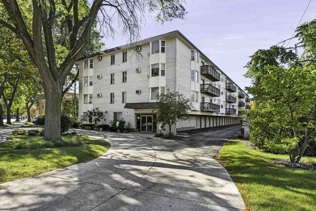 Building Photo - 8232 Niles Center Rd Unit # 304