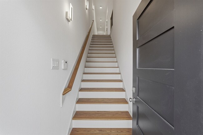 Photo - 9819 Turnbow St Unidad D