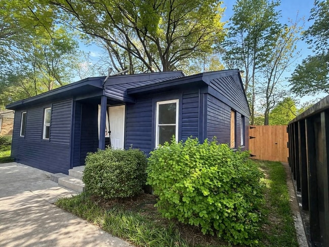 Building Photo - 2801 Alvin Ave