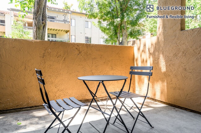 Photo - 1600 Villa St Unidad FL0-ID1084