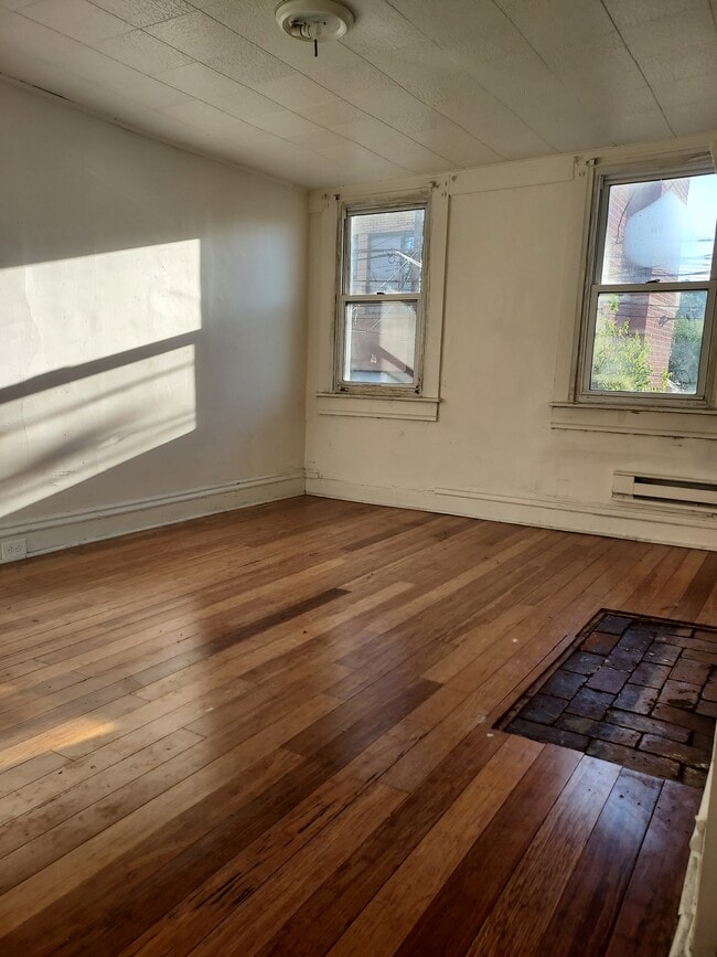 Photo - 61 S 14th St