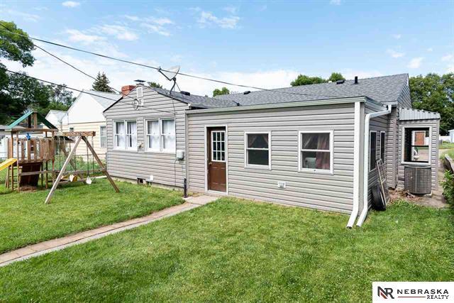 Photo - 6939 Binney St