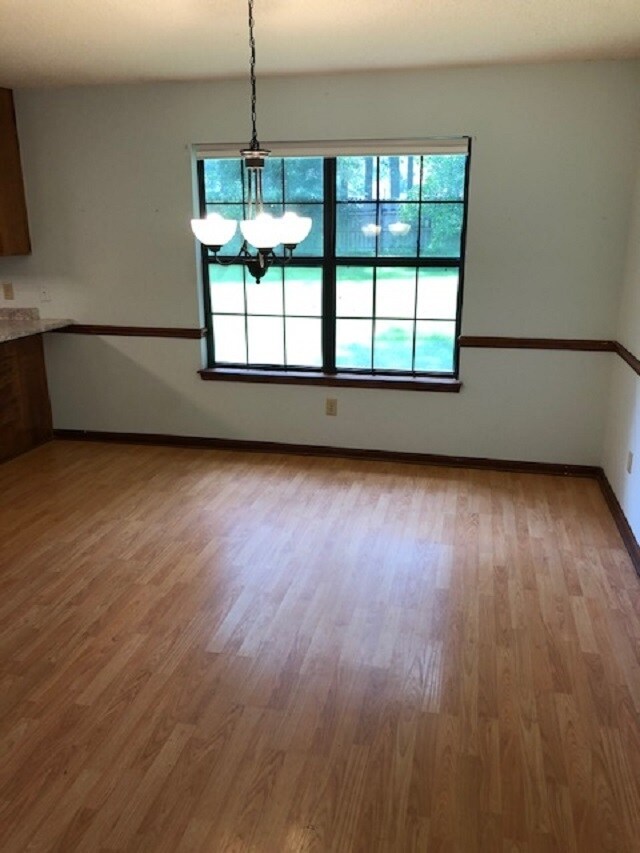 Photo - 1240 Blockford Ct W