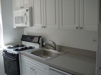 Photo - 218 W 10th St Unit 5A