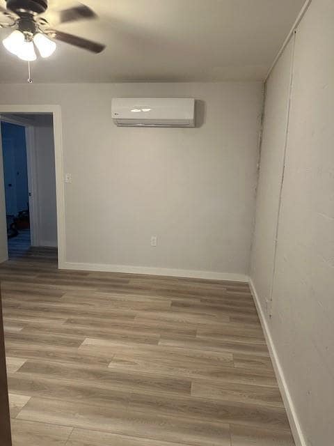 Photo - 204 Smith St NE
