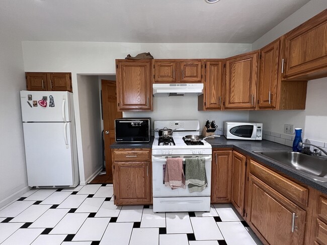 Photo - 703 E Broadway Unit 2